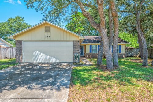 106 Campbell Ave, Crestview, FL, 32536-9203 | Card Image