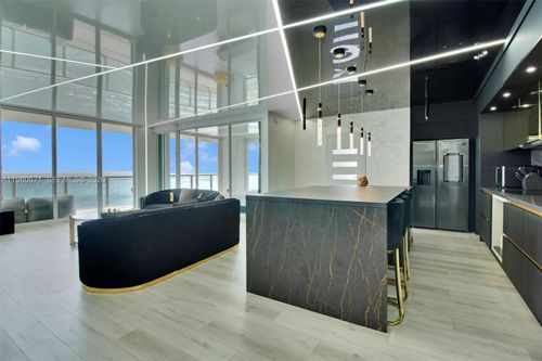 apt-2002-16699 Collins Ave, Sunny Isles Beach, FL, 33160-5417 | Card Image