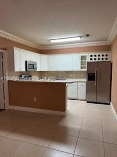 6-7551 Nw 176th Ter, Hialeah, FL, 33015-7158 | Card Image