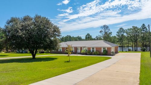 402 Ten Lake Dr, Defuniak Springs, FL, 32433-4512 | Card Image