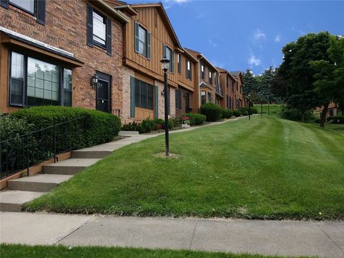 47 Huxley Way, Fairport, NY, 14450-3335 | Card Image
