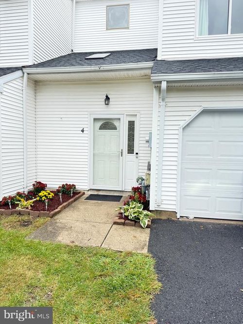 4 Saffron Dr, Lumberton, NJ, 08048-4220 | Card Image