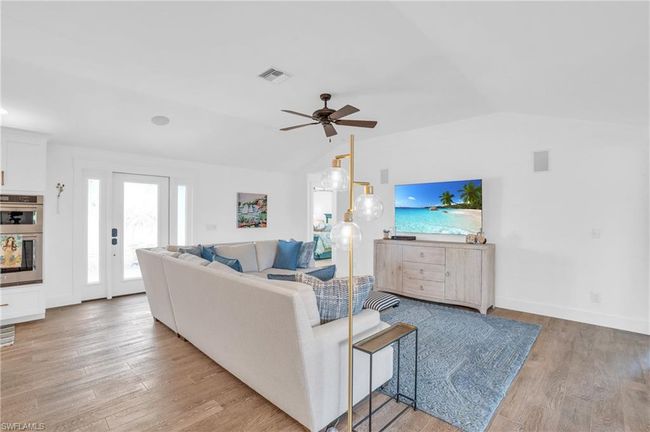 11 Sunview Blvd, House other with 3 bedrooms, 3 bathrooms and 1 parking in FORT MYERS BEACH FL | Image 11