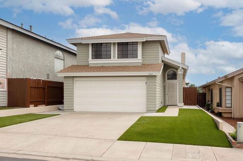 2369 Ravenwood Dr, Lemon Grove, CA, 91945-3852 | Card Image