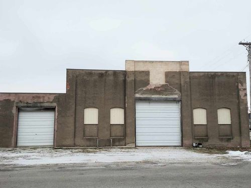 707 E Sale St, Tuscola, IL, 61953-1345 | Card Image