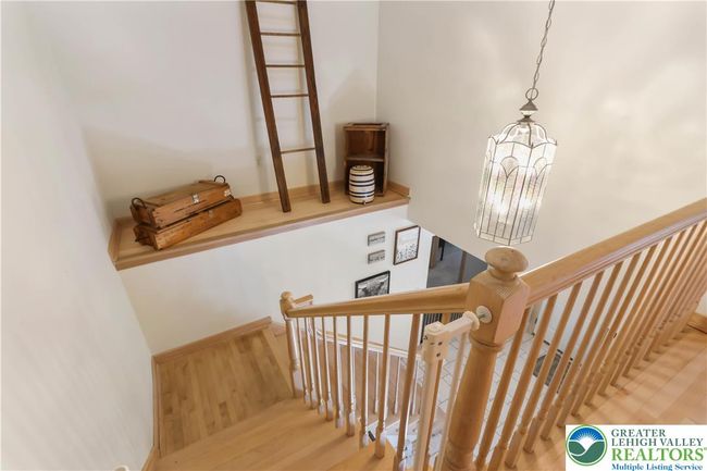 Upstairs to 4 more Bedrooms, Luxurious Bath and a Bonus Large Space! | Image 38