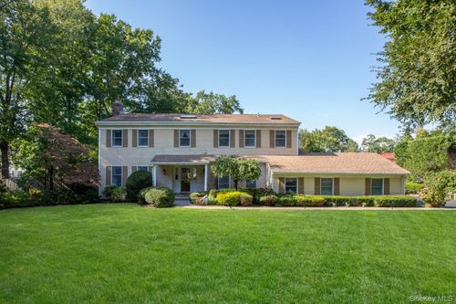 55 North Dr, Manhasset, NY, 11030-1416 | Card Image