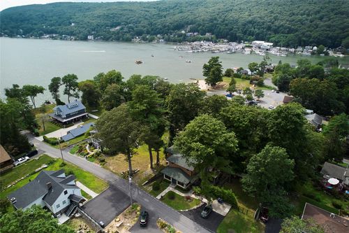 20 Myrtle Ave, Greenwood Lake, NY, 10925-2627 | Card Image