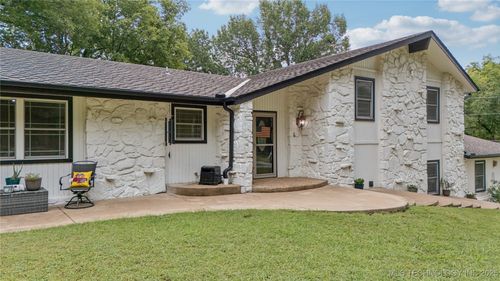 13525 Grande Pointe Pkwy, Claremore, OK, 74017-0759 | Card Image