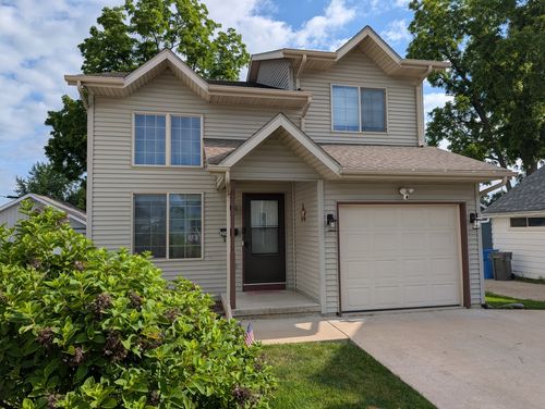 214 Emerald St, Watertown, WI, 53098-2818 | Card Image