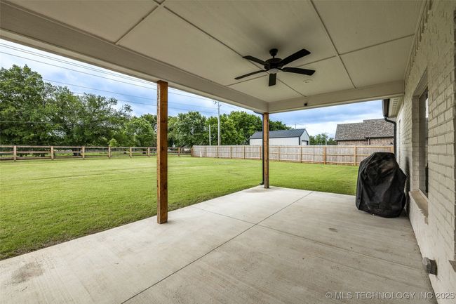 Covered back porch | Image 28