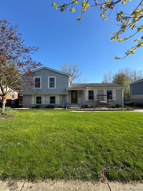 22307 Nixon Ave, Brownstown, MI, 48193-8251 | Card Image