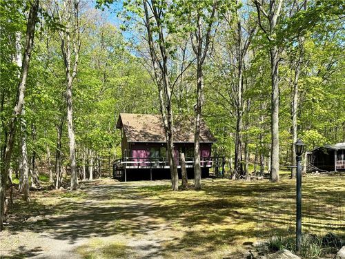 151 Chipmunk Rd, Bushkill, PA, 18324-8844 | Card Image