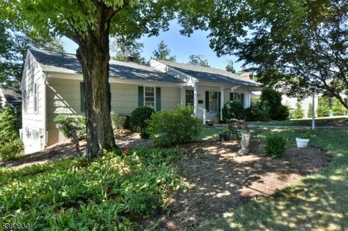 1 Zimmerman Ct, Midland Park, NJ, 07432-1934 | Card Image