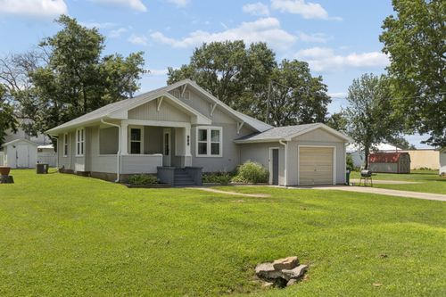 900 Golden Ave, Golden City, MO, 64748-8131 | Card Image