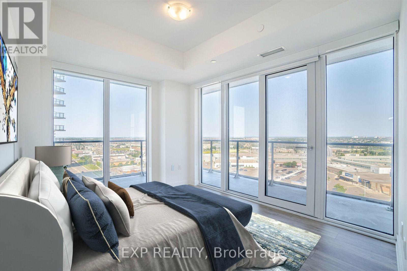 Residential in Mississauga (Central Erin Mills) 2