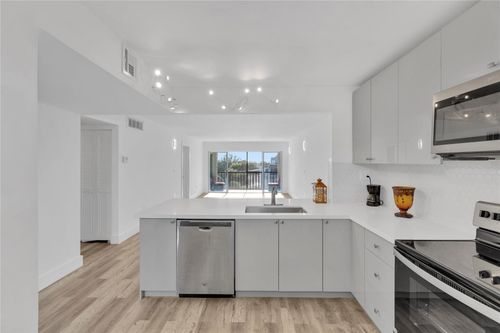 702-3930 Inverrary Blvd, Lauderhill, FL, 33319-4336 | Card Image