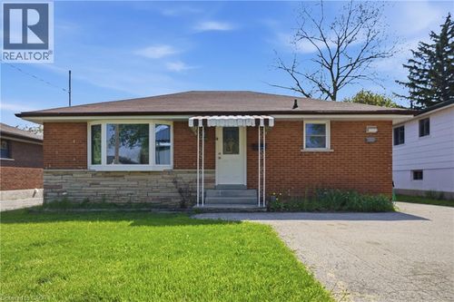 1318 Fisher Ave, Burlington, ON, L7P2L6 | Card Image