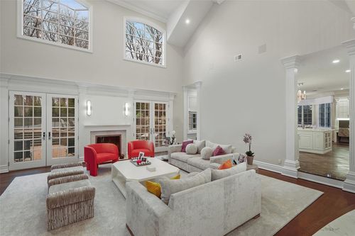 41 Hillandale Rd, Rye Brook, NY, 10573-1704 | Card Image