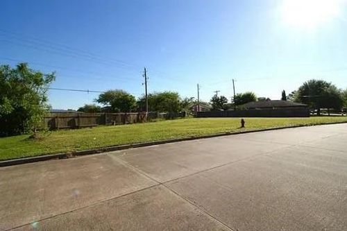8802 Shiloh St, Texas City, TX, 77591-2329 | Card Image