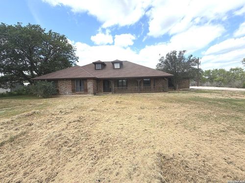 3590 County Road 5710, Devine, TX, 78016-4673 | Card Image