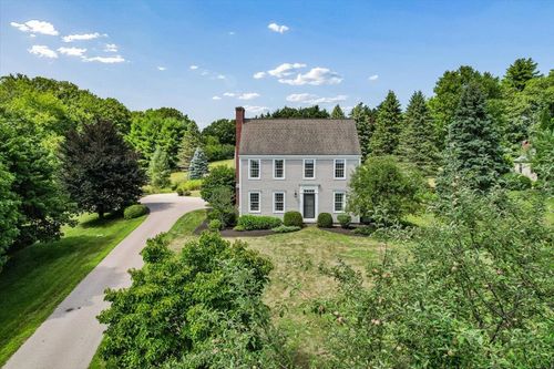 343 N Amherst Rd, Bedford, NH, 03110-4603 | Card Image
