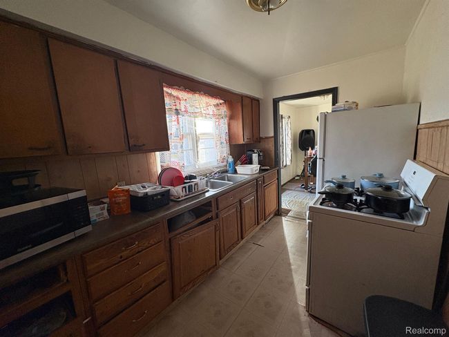 537 Highland Ave, House other with 2 bedrooms, 1 bathrooms and null parking in Pontiac MI | Image 6