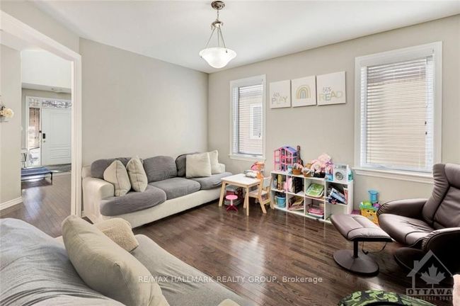 475 Creekview Way, House other with 4 bedrooms, 4 bathrooms and 4 parking in Gloucester ON | Image 9
