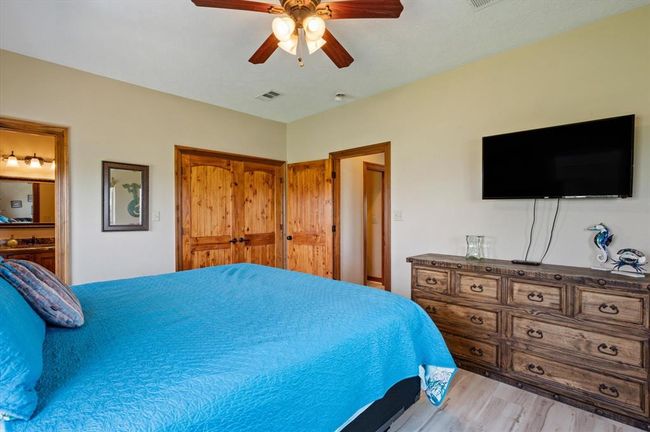 2757 Gulfview Ln, House other with 3 bedrooms, 3 bathrooms and 1 parking in Crystal Beach TX | Image 24