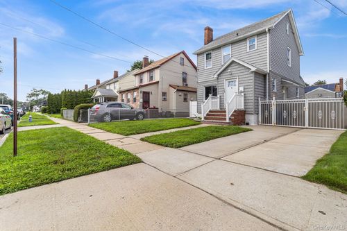 129 Lawson St, Hempstead, NY, 11550-6950 | Card Image