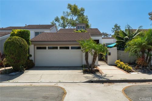 11 Redwood Tree Ln, Irvine, CA, 92612-2226 | Card Image