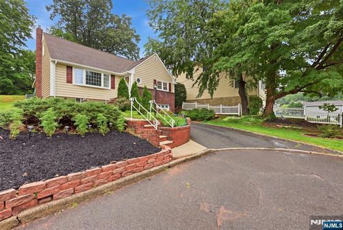 37 Forest Avenue, Nutley, NJ, 07110 | Card Image