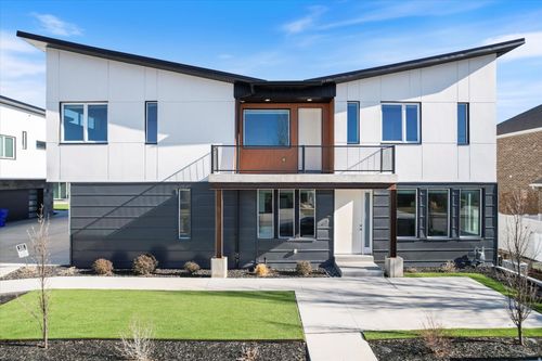 7045 S 300 E, Midvale, UT, 84047-1654 | Card Image