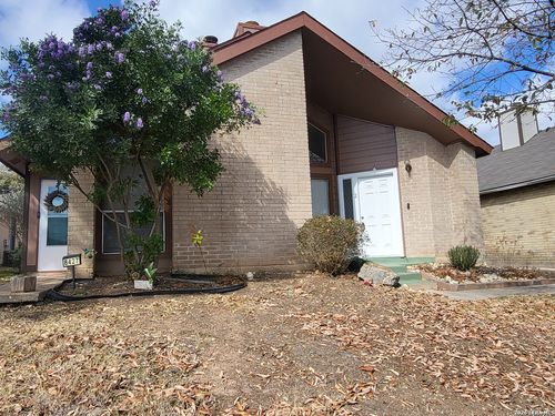 2-8427 Cranberry Hl, San Antonio, TX, 78254-2635 | Card Image