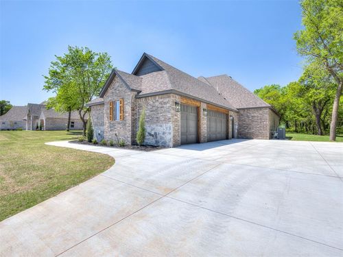 1121 Trunci Way, Newcastle, OK, 73065 | Card Image