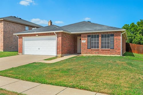 8421 River Bluffs Dr, Arlington, TX, 76002-3054 | Card Image
