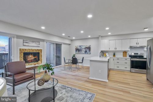 3966 Woodhue Pl, ALEXANDRIA, VA, 22309-3894 | Card Image