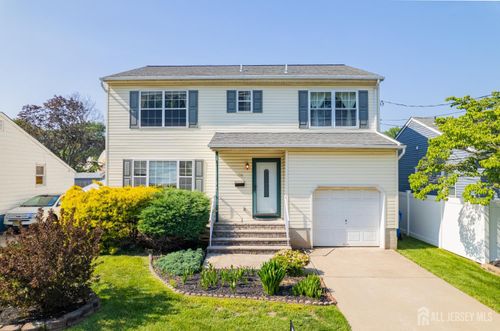 136 Carroll Ave, Woodbridge, NJ, 07095-3532 | Card Image