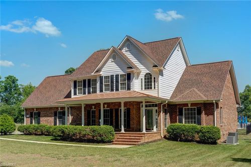 1153 Town Creek Rd, Eden, NC, 27288-8082 | Card Image