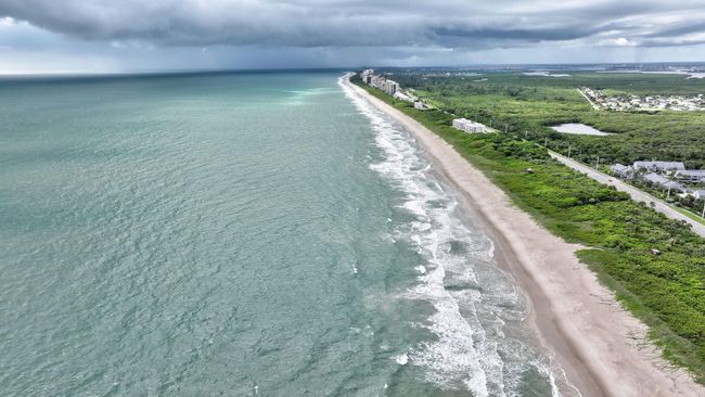 APT-1404 - 5049 N Highway A1a, Condo with 3 bedrooms, 2 bathrooms and null parking in Hutchinson Island FL | Image 7