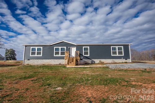 489 Eagle Mills Rd, Hamptonville, NC, 27020-7260 | Card Image