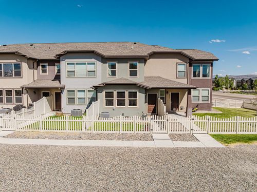 3627 Autumn Colors Dr, Elko, NV, 89801-7801 | Card Image