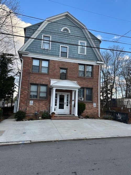 3-58 Taft Ave, Providence, RI, 02906-3473 | Card Image