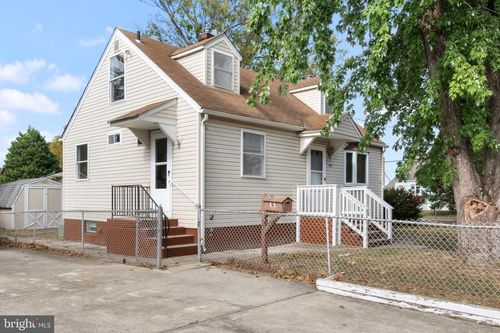 102 Union Ave, BELLMAWR, NJ, 08031-1618 | Card Image