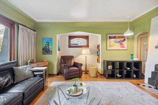 1216 Edinburgh St, House other with 5 bedrooms, 3 bathrooms and 2 parking in New Westminster BC | Image 5