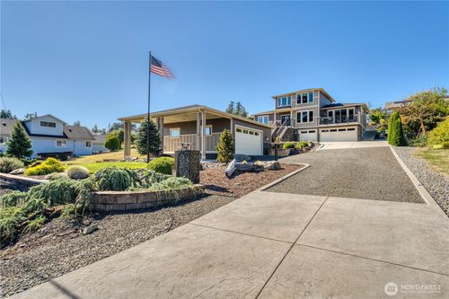 7940 Beach Dr E, Port Orchard, WA, 98366-8508 | Card Image