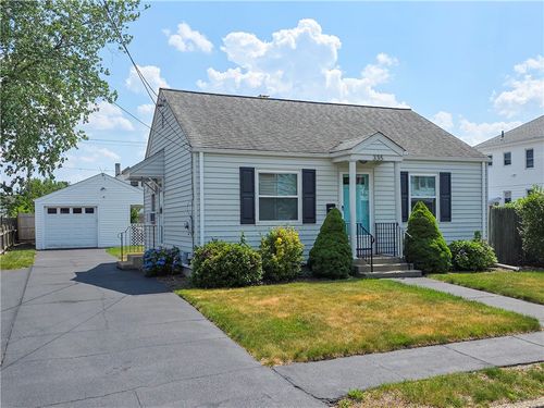 335 Evergreen St, Pawtucket, RI, 02861-3049 | Card Image