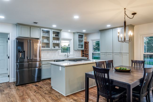 854 E Wall St, House other with 3 bedrooms, 2 bathrooms and null parking in Grapevine TX | Image 13