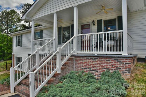 116 Kay Rd, Flat Rock, NC, 28731-5527 | Card Image