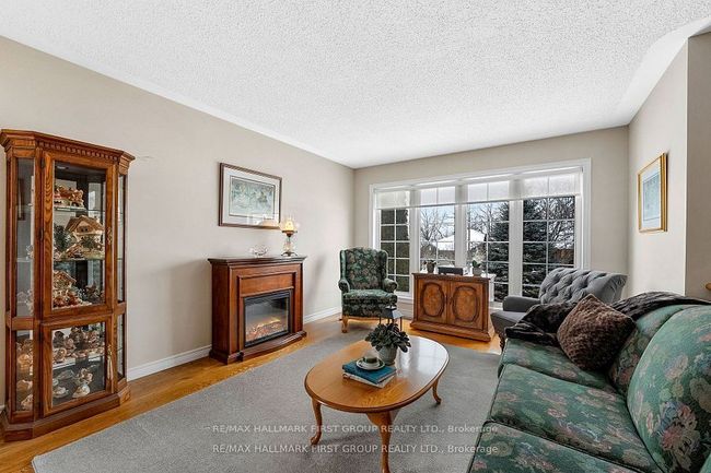 1047 Interlake Dr, House other with 5 bedrooms, 3 bathrooms and 4 parking in Oshawa ON | Image 12